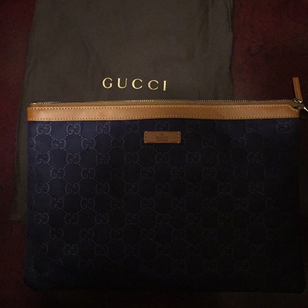 BRAND NEW Authentic Gucci Clutch/Cosmetic Pouch